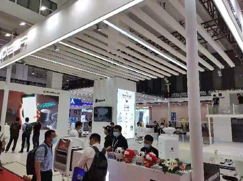 坎德拉科技分體式機(jī)器人亮相機(jī)器人大會(huì) 以創(chuàng)新設(shè)計(jì)開啟智慧生活新篇章